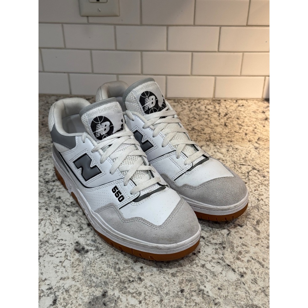 New Balance 550 Sneakers Mens 11 White Grey Gum Excellent BB550ESC Retro Low Top